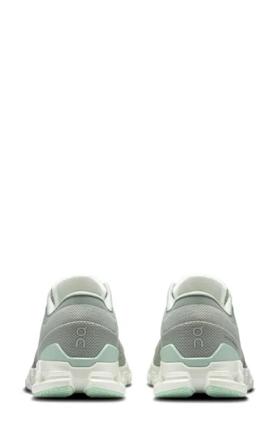 On Cloud X 4 Training Shoe In Gray
