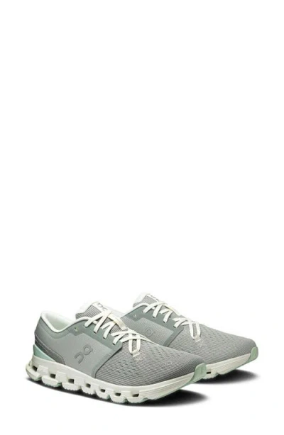 On Cloud X 4 Training Shoe In Gray