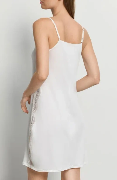 Hanro Cira Lace-trim Nightdress In White
