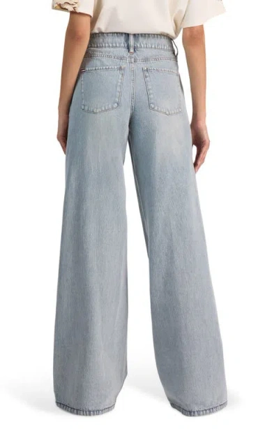 Alice And Olivia Amazing Low Rise Baggy Jeans In Silver Light Wash In Blue