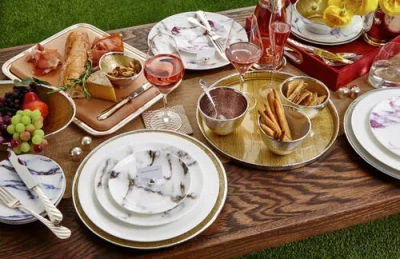Prouna Marble Venice Fog 9 Inch Matzah Plate / Square Serving Platter In White