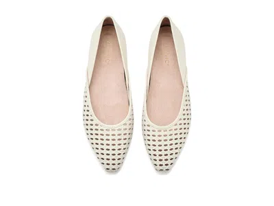 Vionic Gracia Woven Flat In White