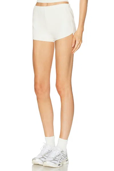 Éterne Silk Lane Short In White