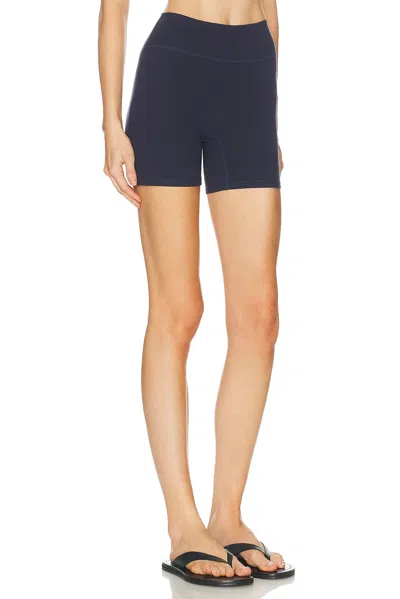 437 Essential Short In Blue