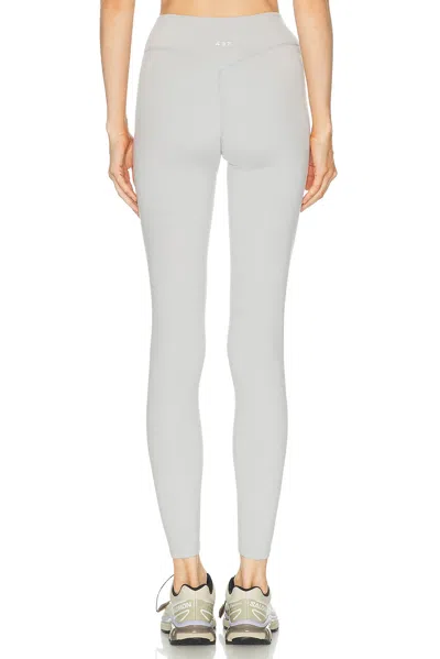 437 Essential Legging In Gray