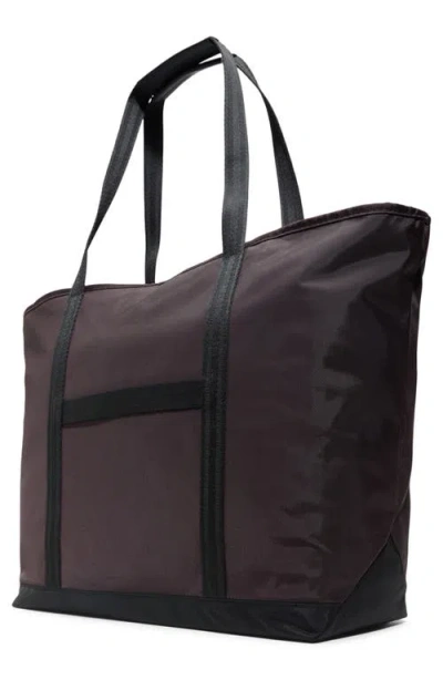 Hunter Getaway Tote In Brown