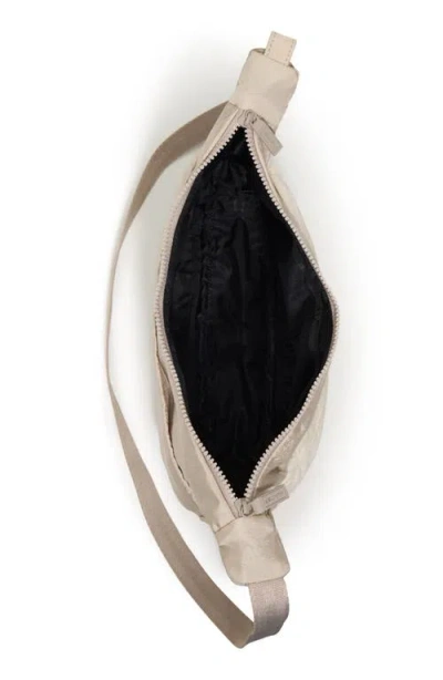 Hunter Stride Crossobdy Bag In White