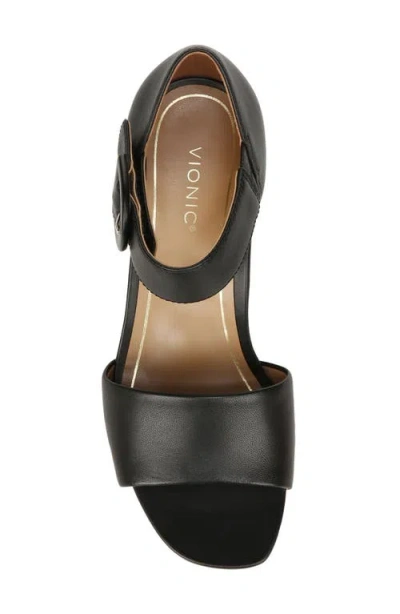 Vionic Chardonnay Block Heel Sandal In Black