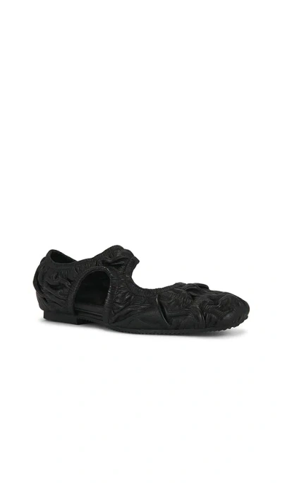 Nora Lozza Bailaruchi Flat In Black