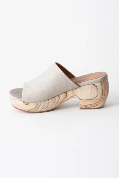 Huma Blanco Katlyn Platform Clog In White