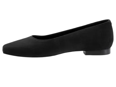 Trotters Honor In Black