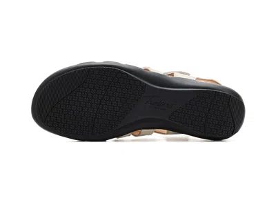 Trotters Wide Width Tiki Tool Sandal In Multi