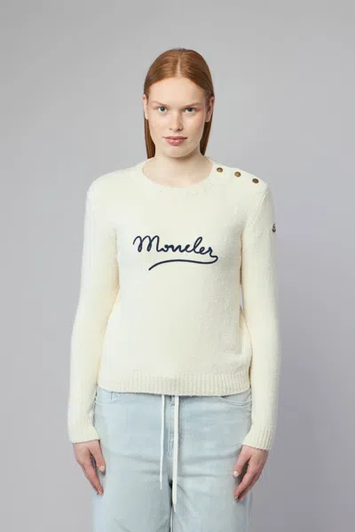 Moncler Embroidered Logo Crop Crewneck Sweater In Neutral