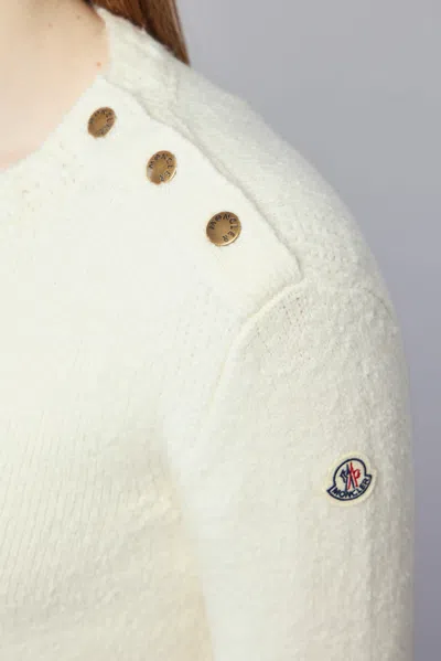 Moncler Embroidered Logo Crop Crewneck Sweater In Neutral