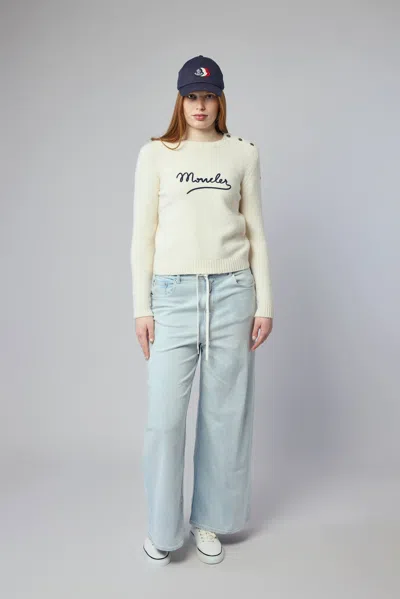 Moncler Embroidered Logo Crop Crewneck Sweater In Neutral