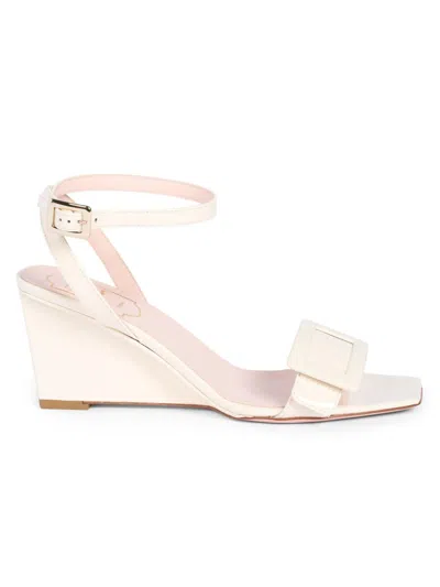 Roger Vivier Belle Vivier 60 Metallic Leather Wedge Sandals In White