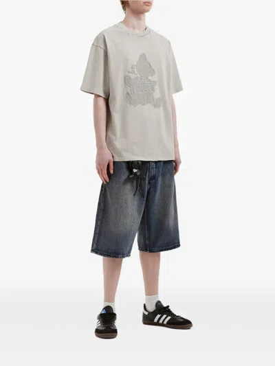 Izzue Embossed-graphic T-shirt In Neutral