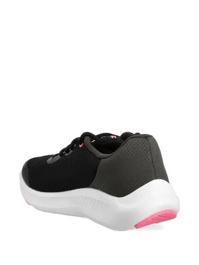 Under Armour 로고 디테일 스니커즈 In Black