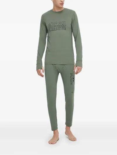 LOGO印花打底上衣