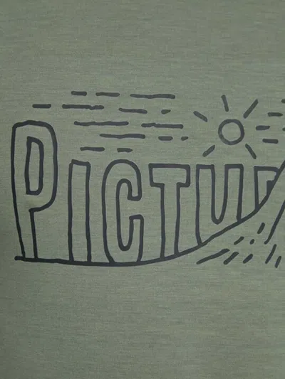 LOGO印花打底上衣