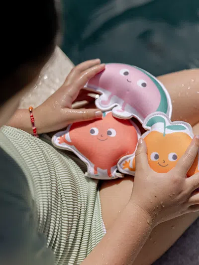 Sunnylife Girls Poppy The Peach Set Of 6 Dive Buddies In Multi