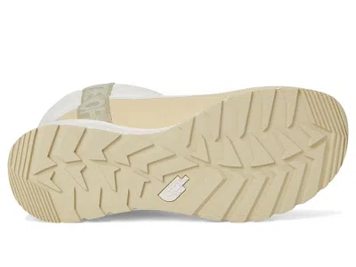 The North Face Quilted Pull-on Boots In White