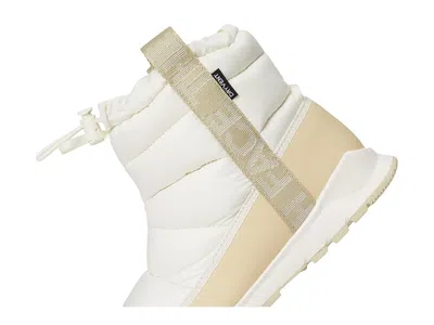 The North Face Quilted Pull-on Boots In White
