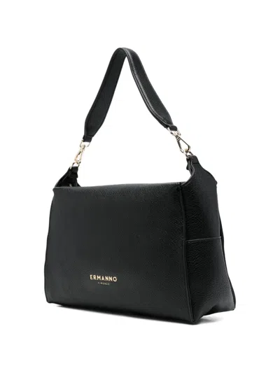 Ermanno Firenze 빅토리아 로고 장식 스몰 숄더 백 In Black
