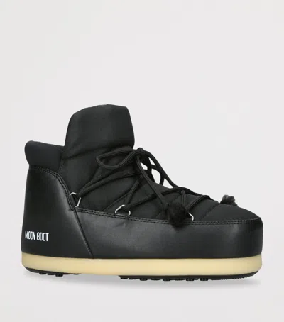 Moon Boot Evx Pumps In Black