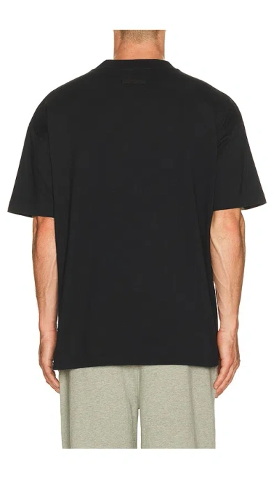 Essentials Classic Fit T-shirt In Black