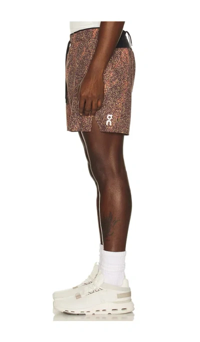 On Trail Shorts In Brown