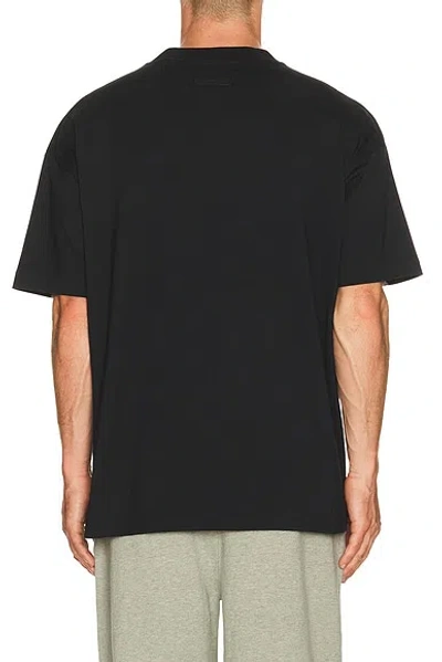 Essentials Classic Fit T-shirt In Black