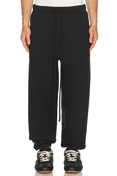 Essentials Classic Sweatpant In Black