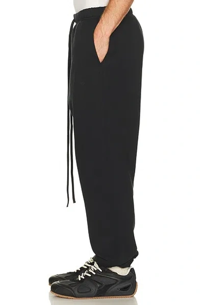 Essentials Classic Sweatpant In Black