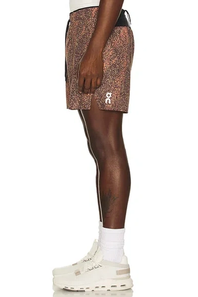 On Trail Shorts In Brown