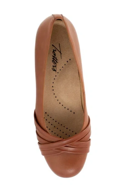Trotters Daphne Flat In Brown