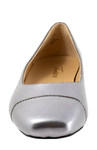 Softwalk ® Harbor Cap Toe Flat In Gray