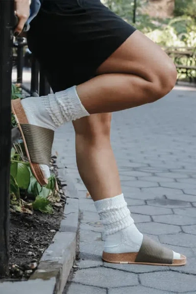 Message Shaw Slide In Brown