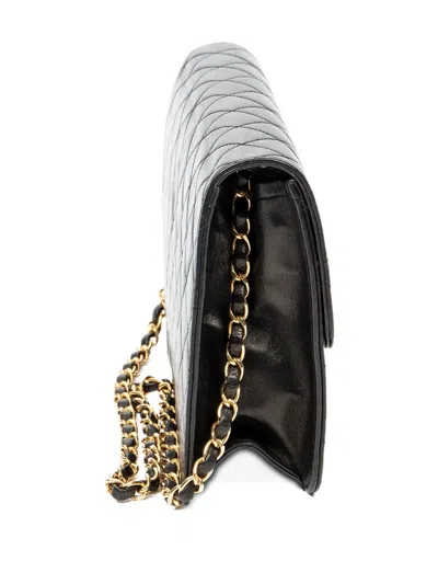 Pre-owned Chanel Interlocking Cc-logo Shoulder Bag In Black