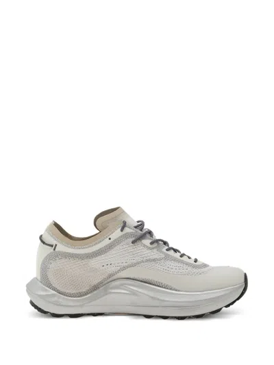 Roa White Fabric Athletic Sneakers In Gray