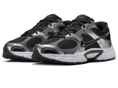 Nike Black V5 Rnr Sneakers In Multi