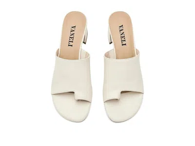 Vaneli Cruz In Multi