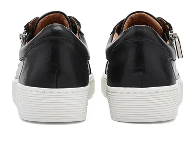 Eos Jovi In Black