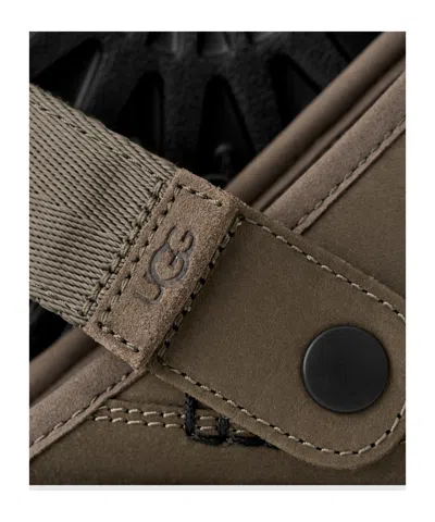 Ugg Sandals Goldencoast Ii The Man In The Gray Shorts In Brown