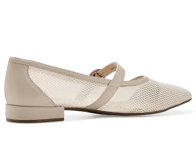 Vaneli Tobie In White