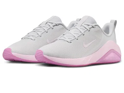 Nike Bella 7 In White