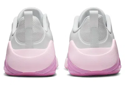 Nike Bella 7 In White