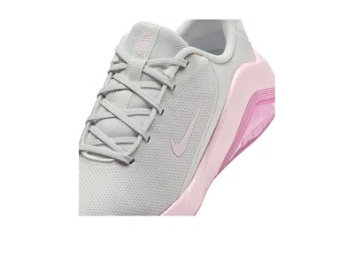 Nike Bella 7 In White