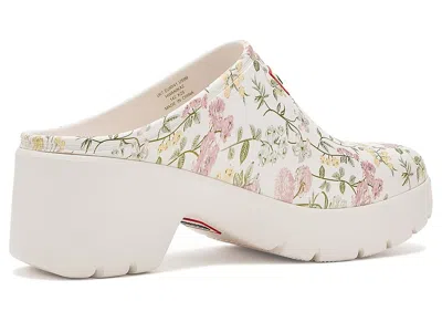 Hunter Anika In White