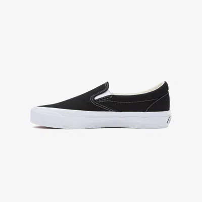 Vans Satin Reissue 98 Slip On Sneakers With Contrasting Sole In Black